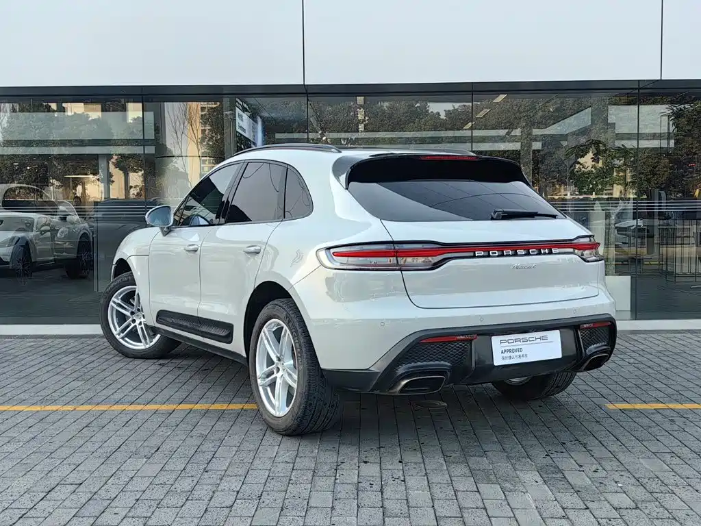Porsche Macan — миниатюра 3