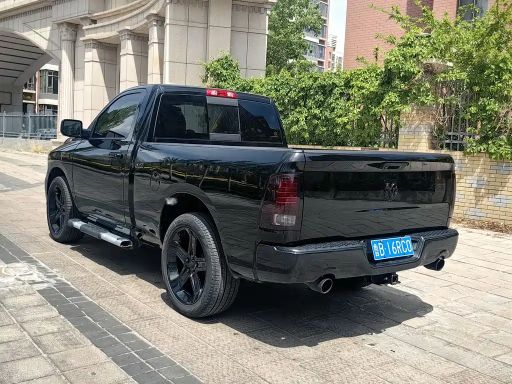 Ram Trucks 2015 5.7L AT