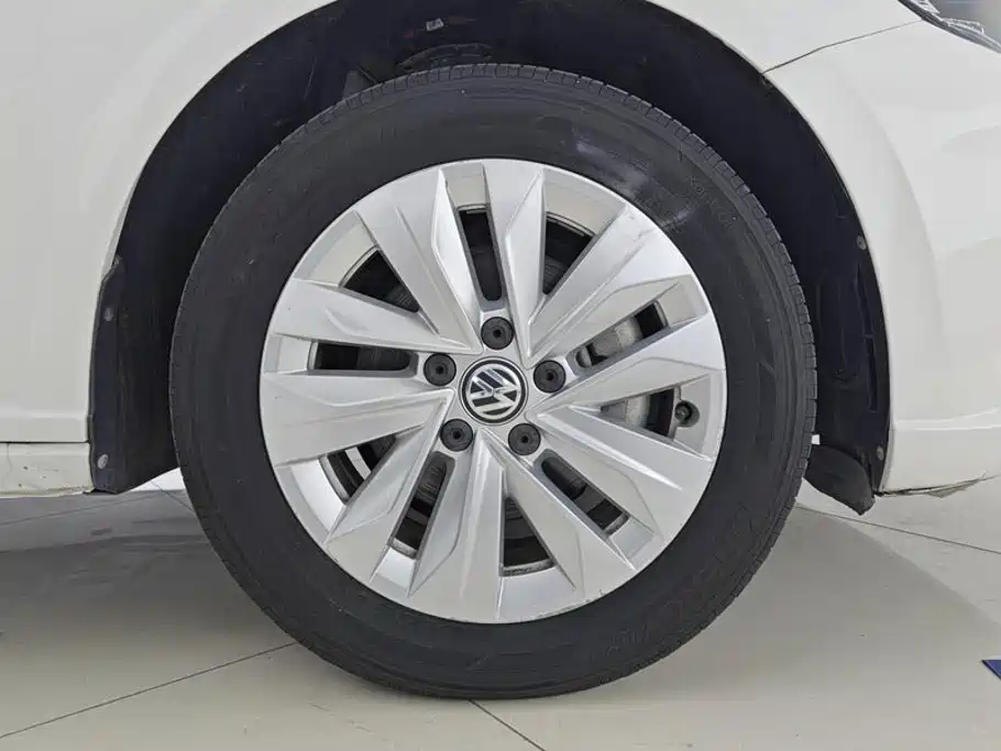 Volkswagen Lavida — миниатюра 6