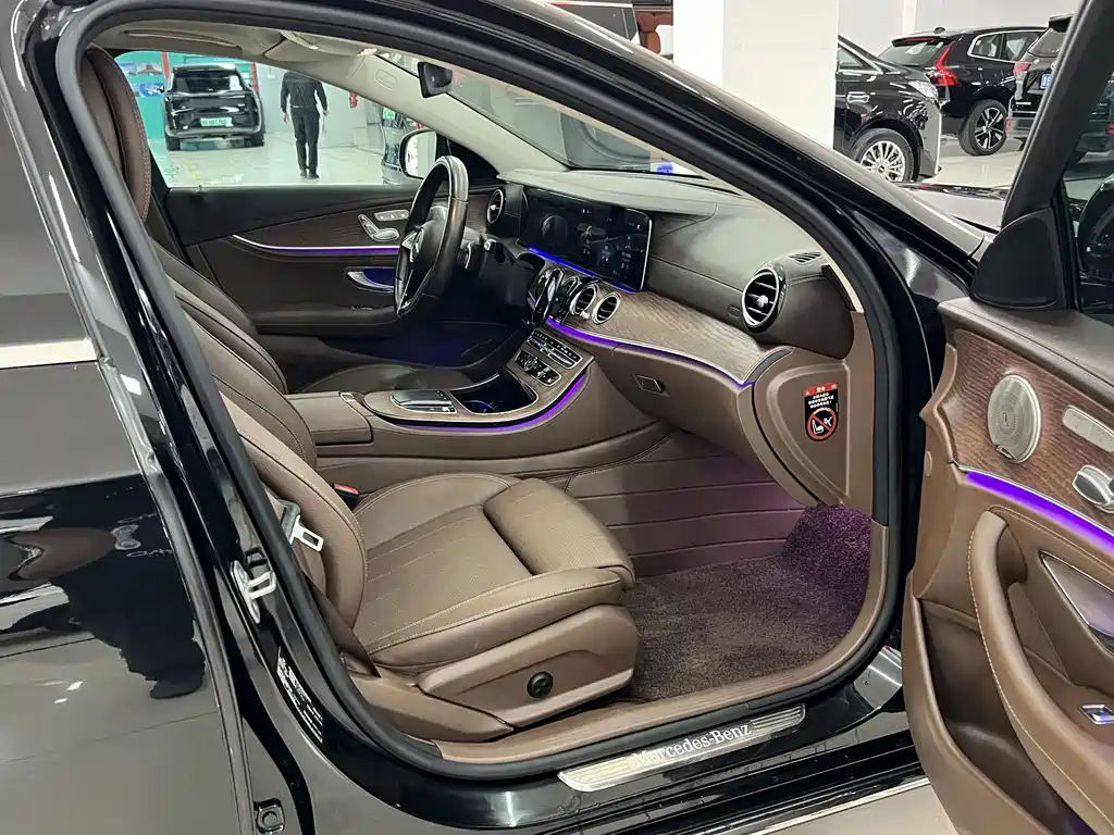 Mercedes-Benz E-Class — миниатюра 6