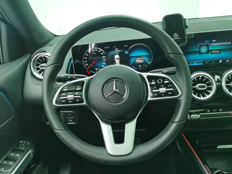 Mercedes-Benz GLB — миниатюра 15