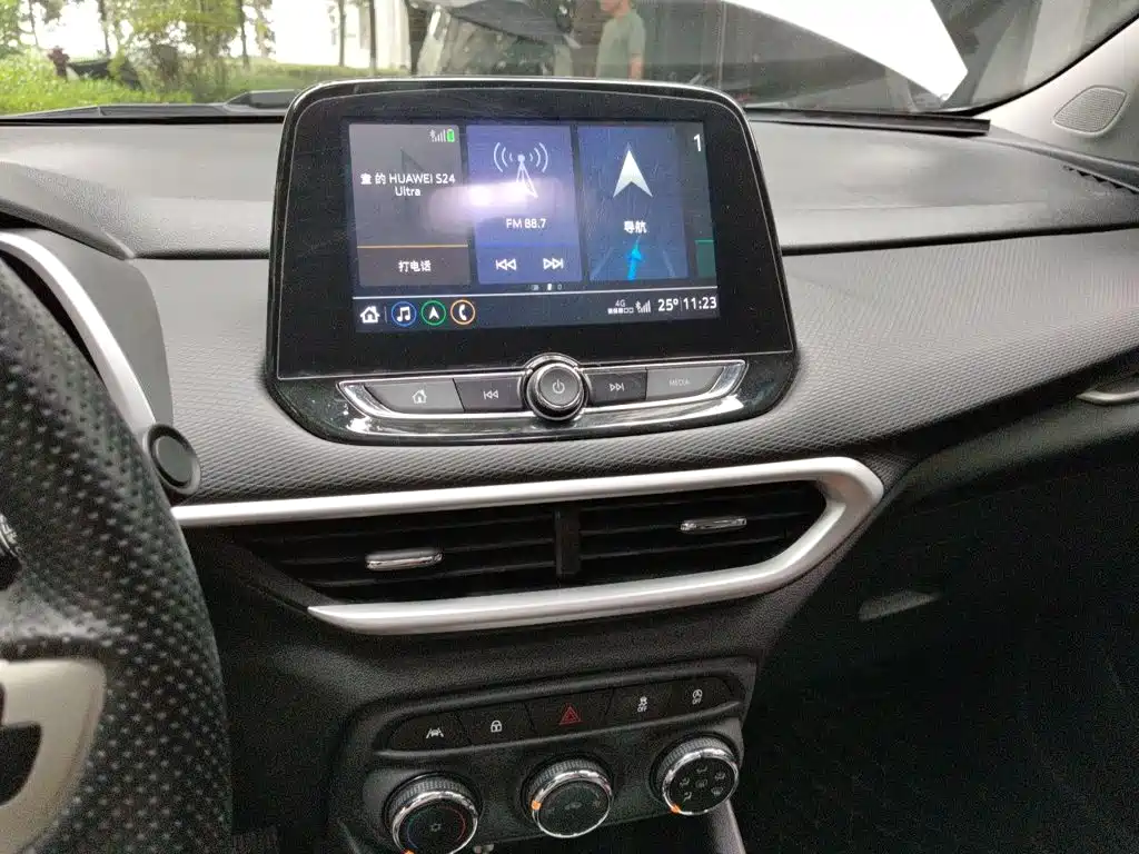 Chevrolet Trax — миниатюра 14