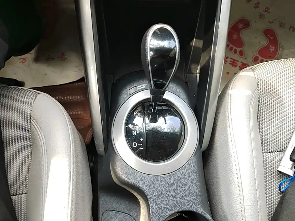 Hyundai Veloster — миниатюра 14