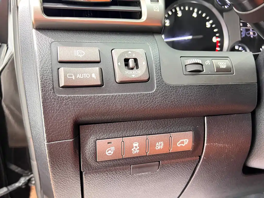 Lexus LX — миниатюра 16