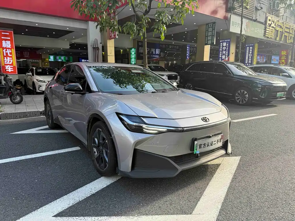 Toyota bZ3 — миниатюра 3