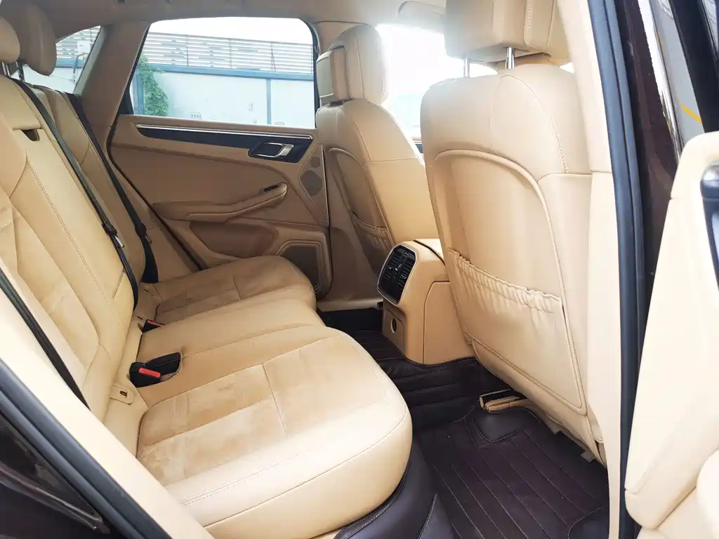 Porsche Macan — миниатюра 13