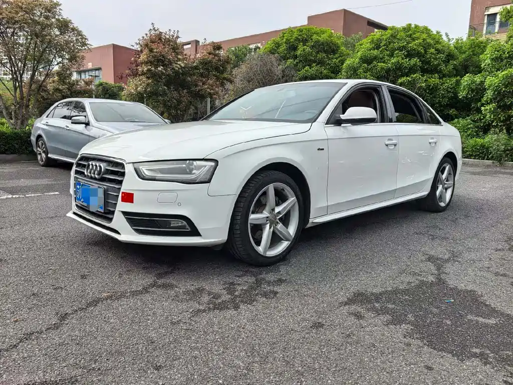 Audi A4L 2015