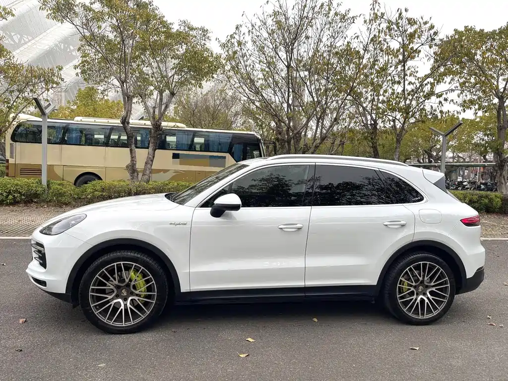 PORSCHE CAYENNE NEW ENERGY