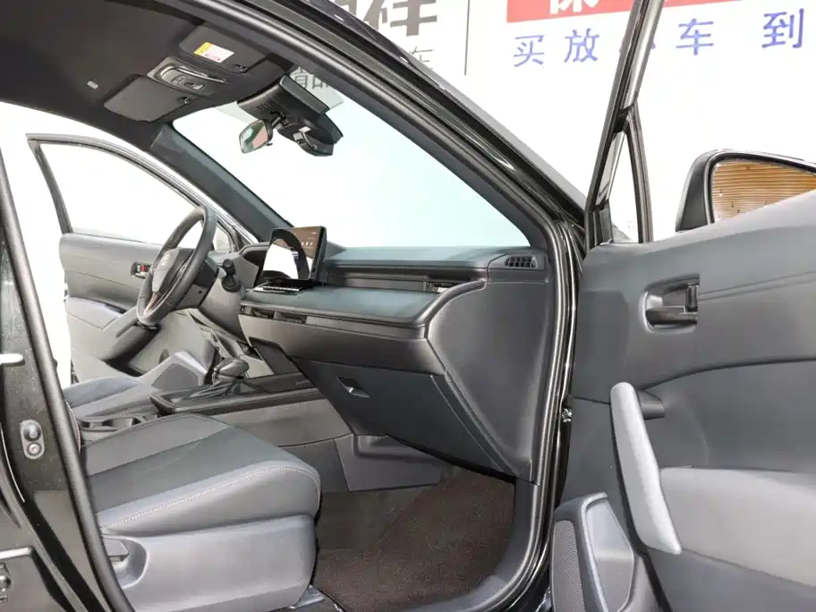 Toyota Frontlander — миниатюра 8