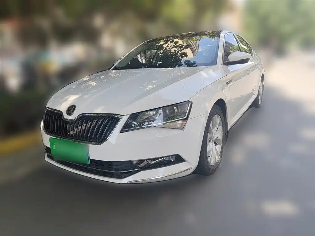 Купить Skoda Superb
