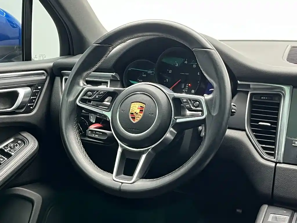 Porsche Macan — миниатюра 21