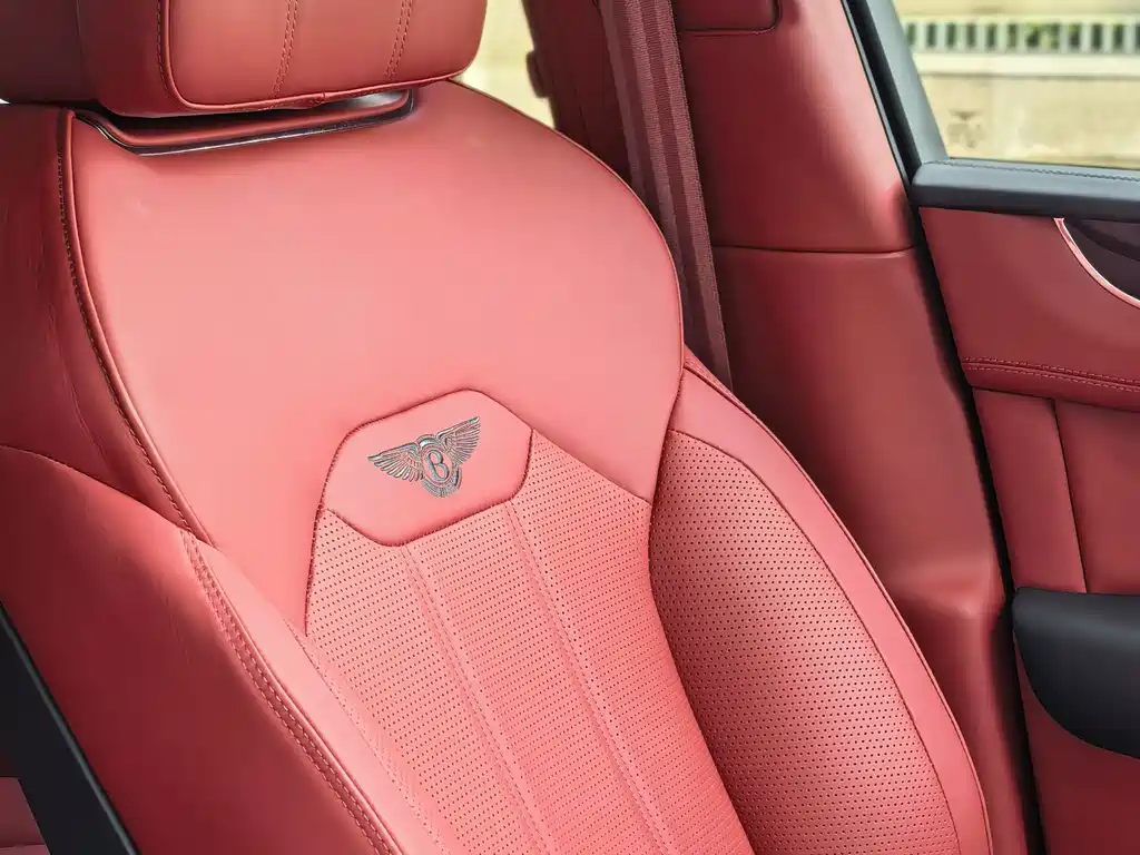 Bentley Bentayga — миниатюра 15