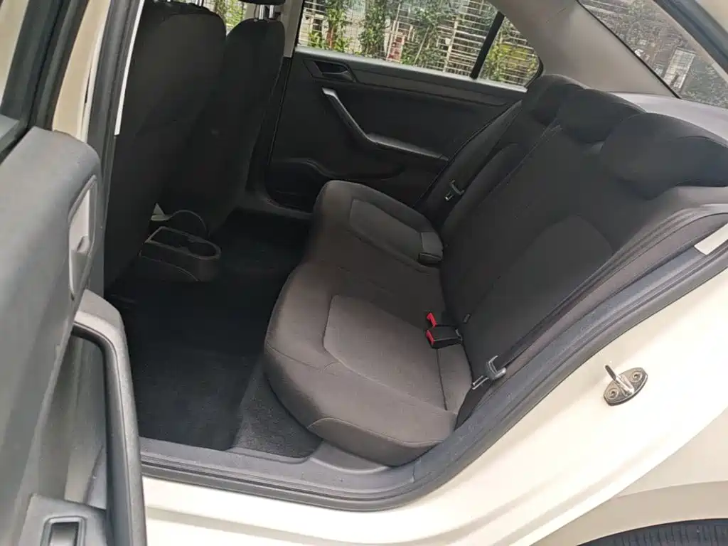 Volkswagen Jetta — миниатюра 17