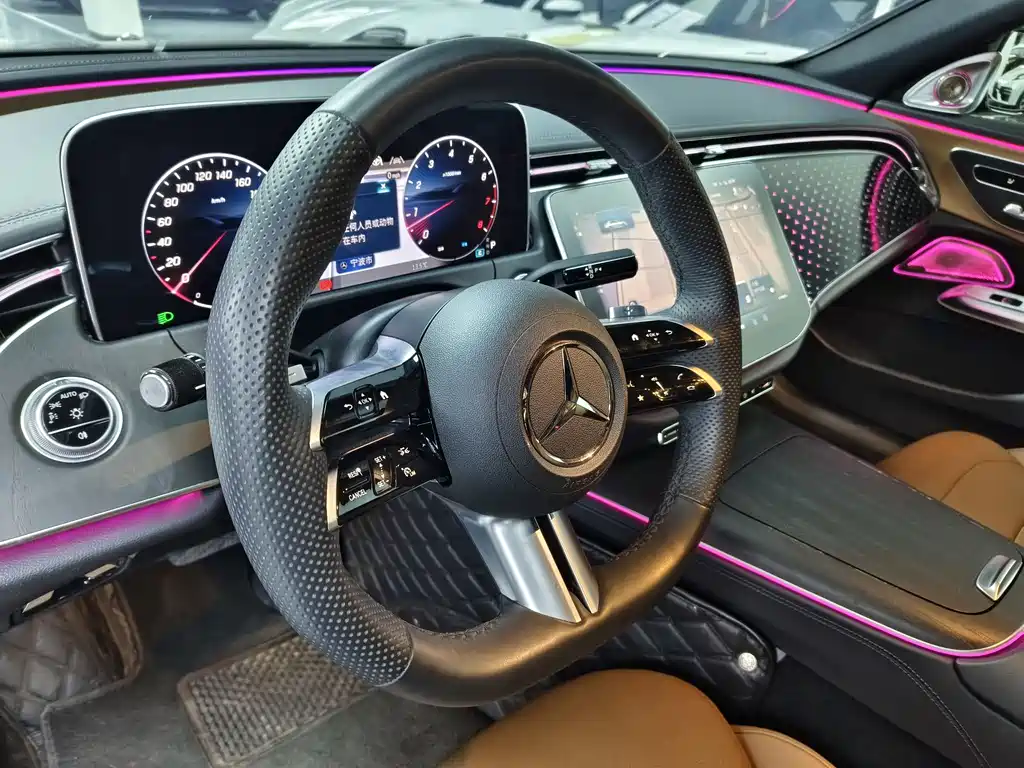 MERCEDES-BENZ E CLASS