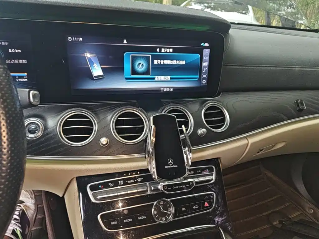 Mercedes-Benz E-Class — миниатюра 13