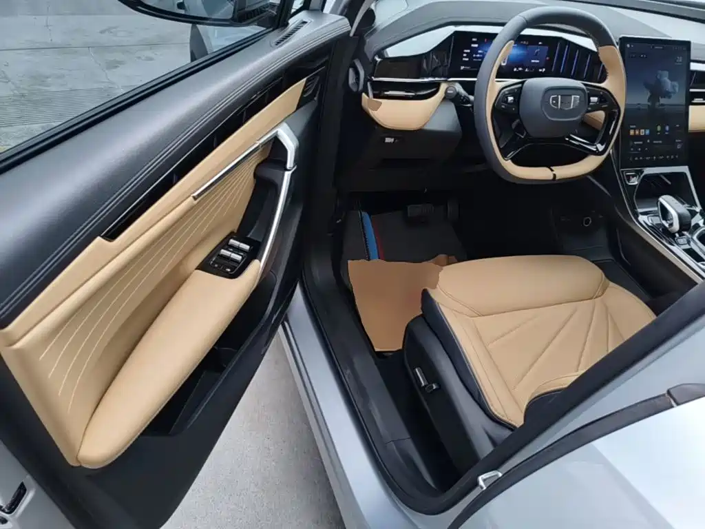 Geely Boyue L — миниатюра 16