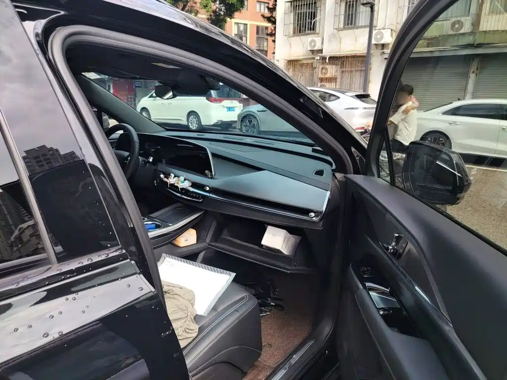 Cadillac XT5 — миниатюра 20