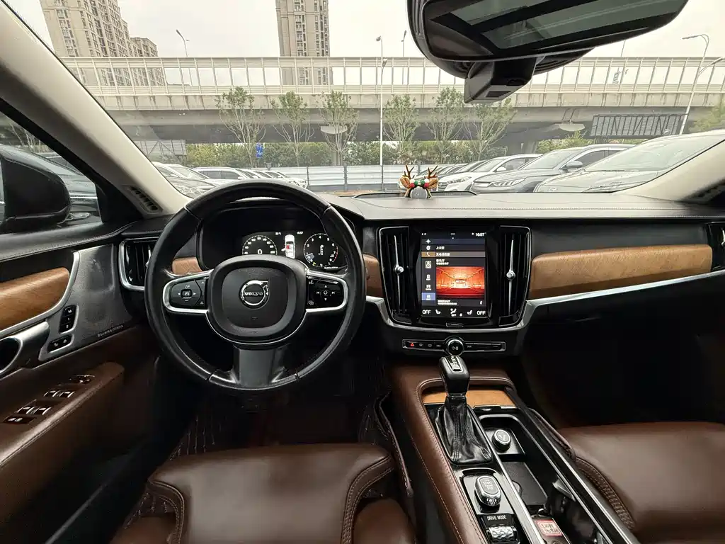 Volvo S90 — миниатюра 5