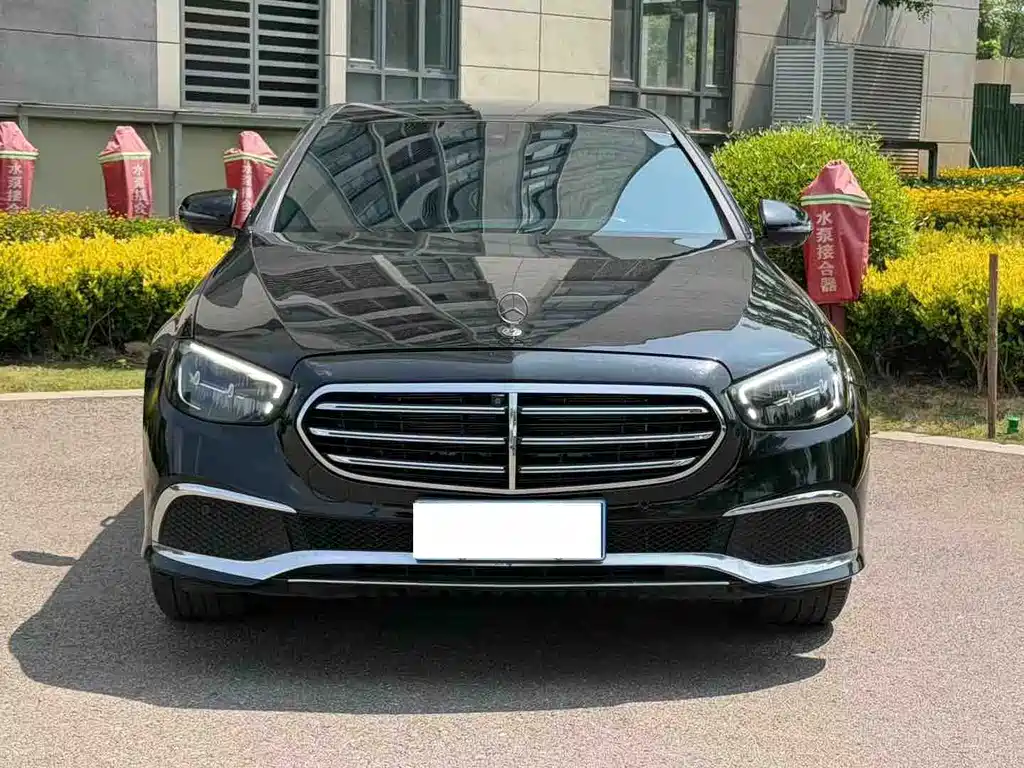 Mercedes-Benz E-Class — миниатюра 2