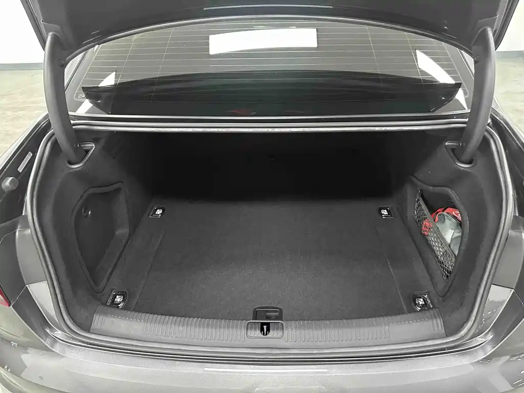 Audi A4L — миниатюра 16