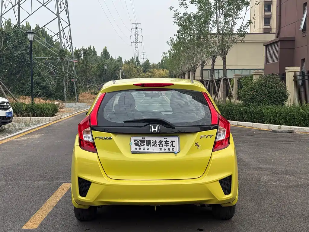 Honda Fit — миниатюра 8
