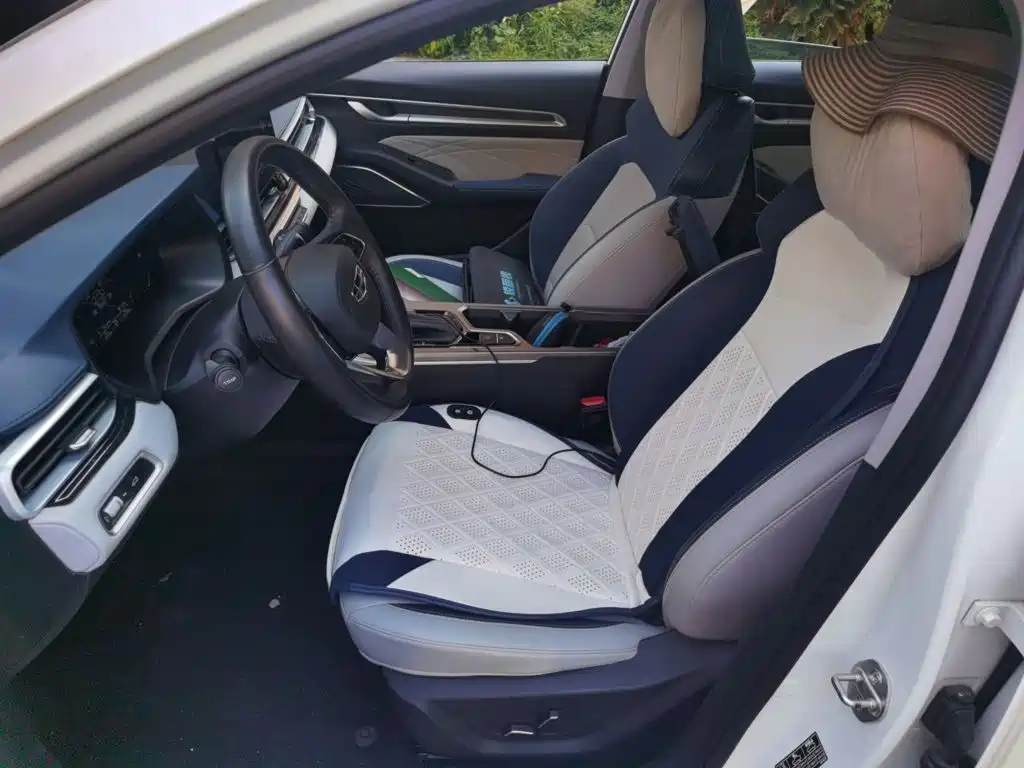 Geely Emgrand — миниатюра 11
