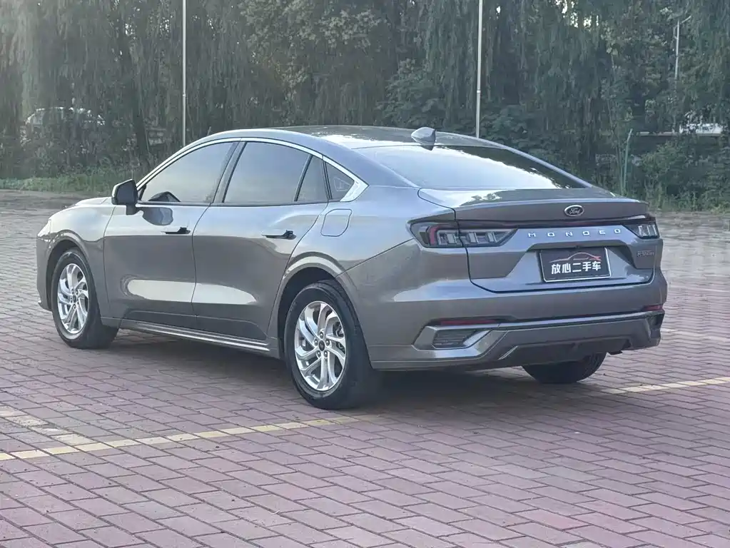 Ford Mondeo — миниатюра 9