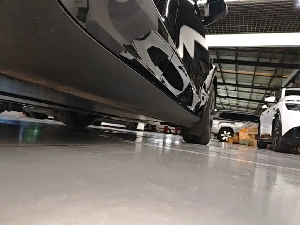 Tesla Model Y — миниатюра 21
