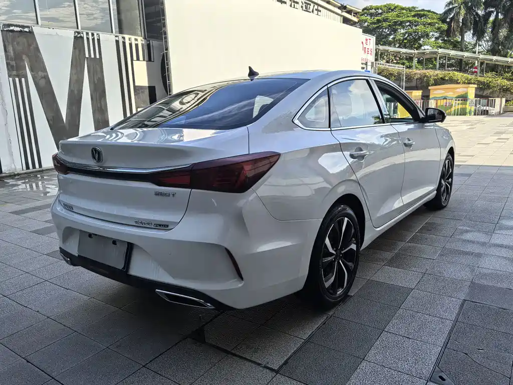 Changan Eado — миниатюра 5