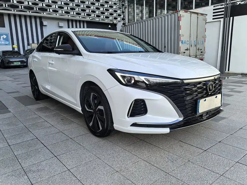 Changan Eado — миниатюра 3