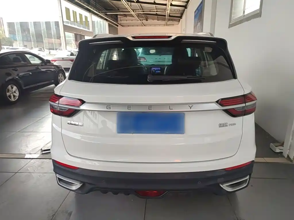 Geely Binyue — миниатюра 6