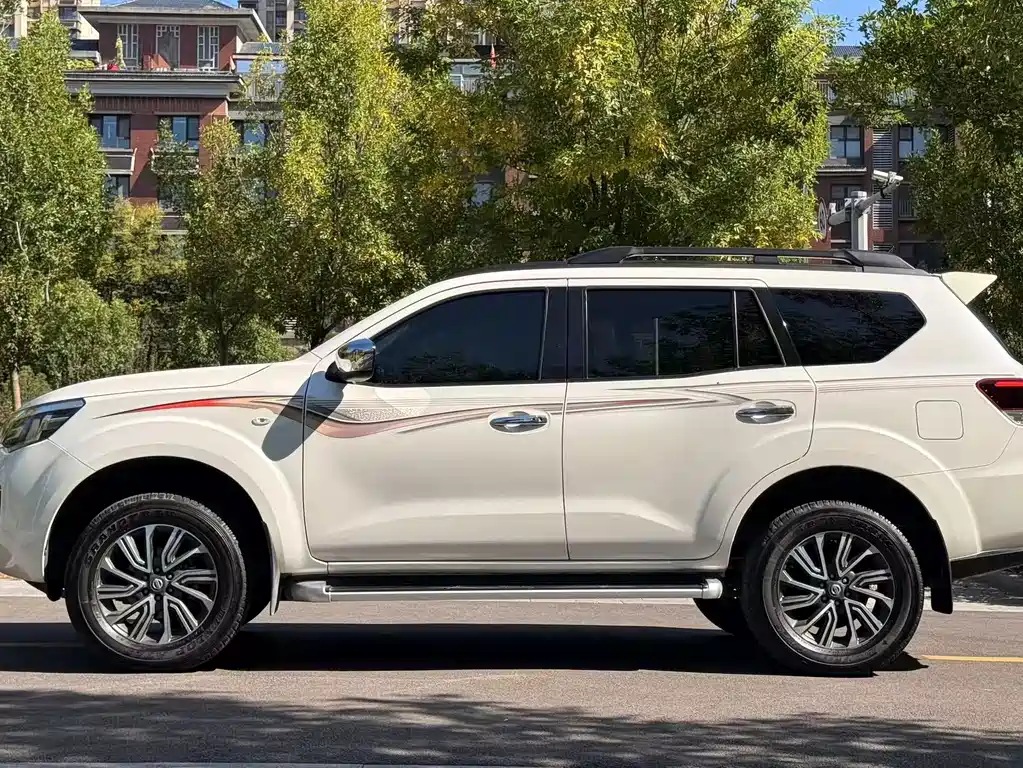 Nissan Terra — миниатюра 7