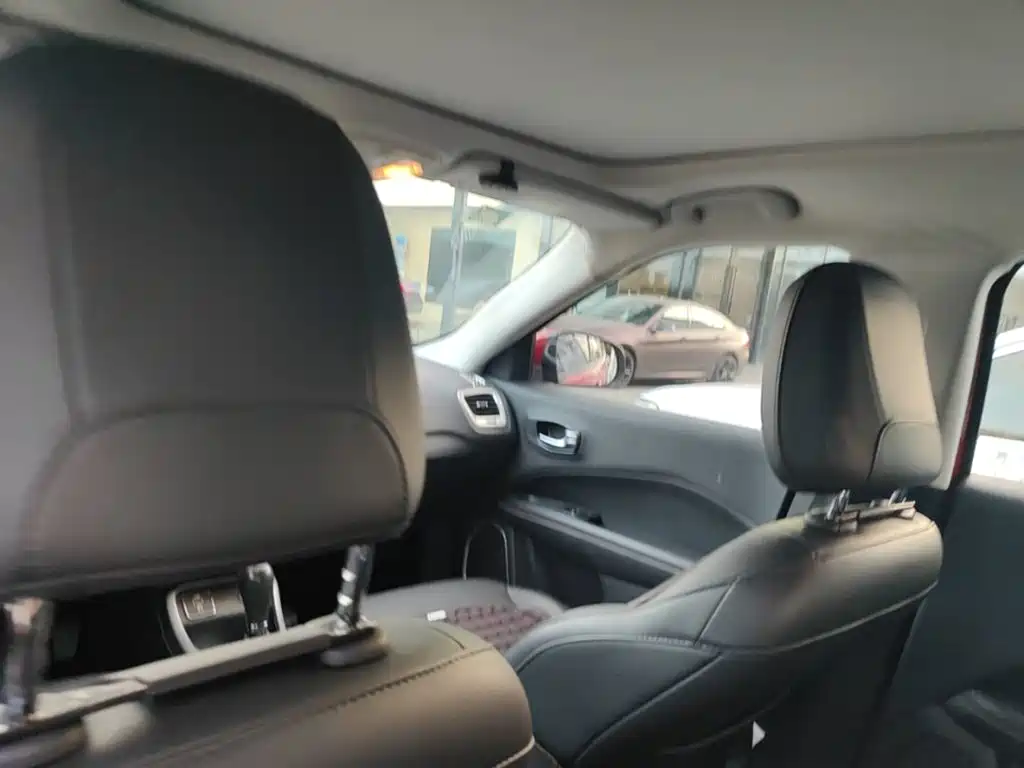 Jeep Compass — миниатюра 23