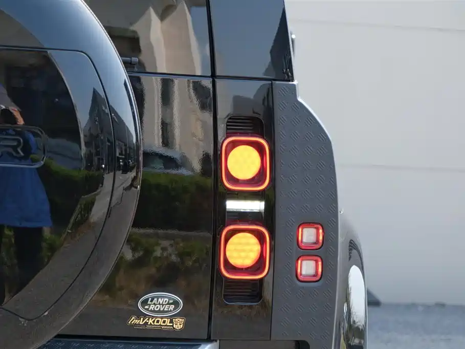 Land Rover Defender — миниатюра 11