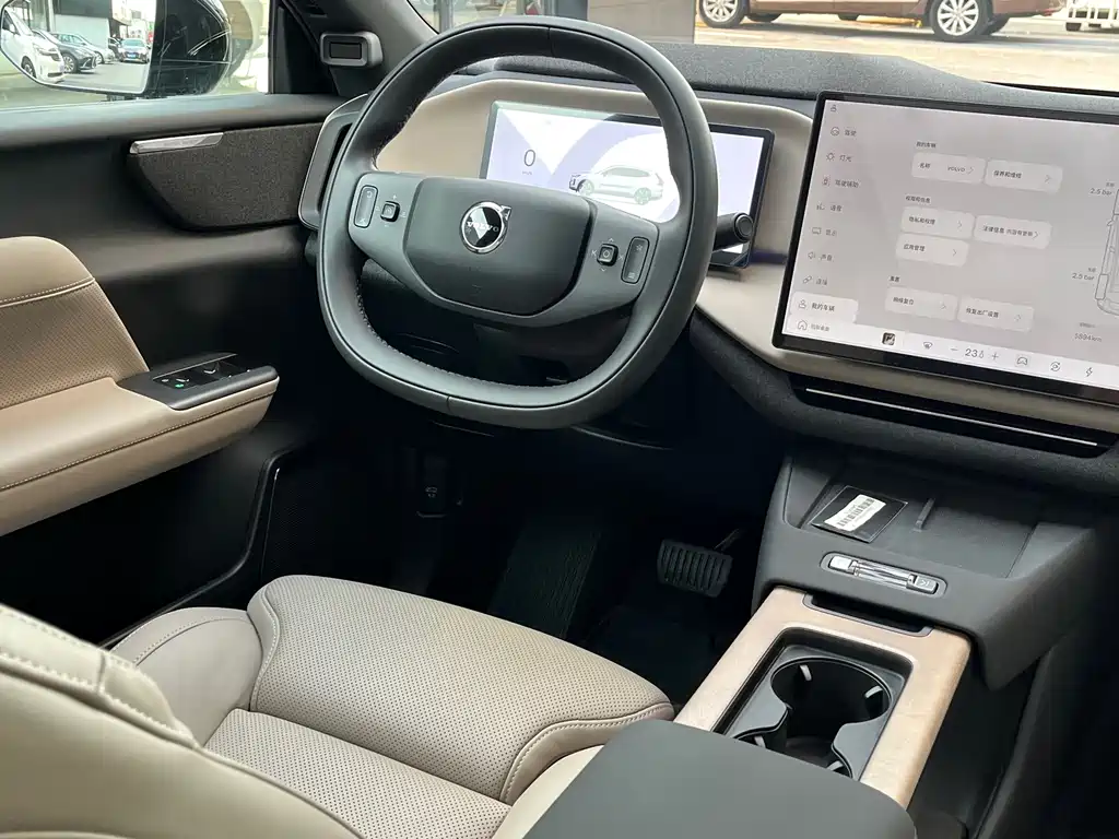 Volvo гибрид Volvo XC70 plug-in — миниатюра 9