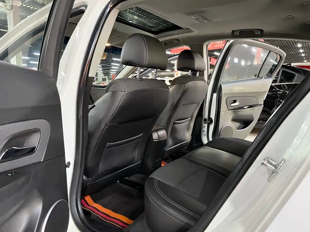 Chevrolet Cruze — миниатюра 10