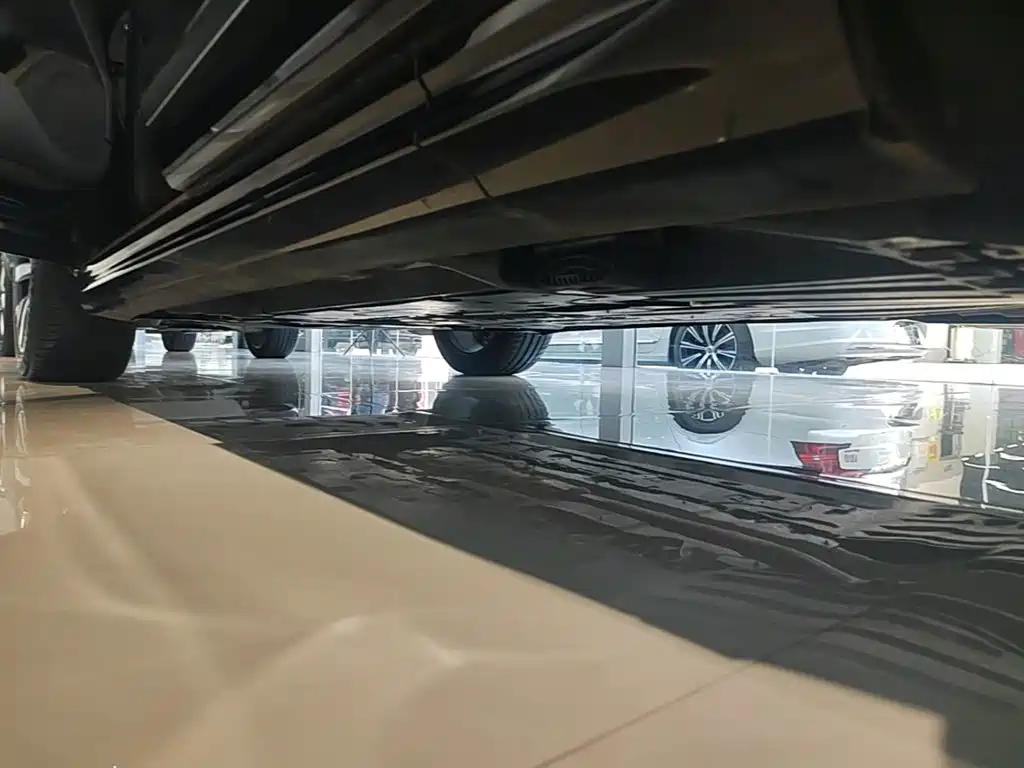 Volvo XC90 PHEV — миниатюра 22