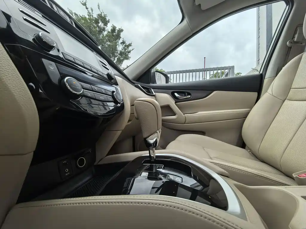 Nissan X-Trail — миниатюра 12
