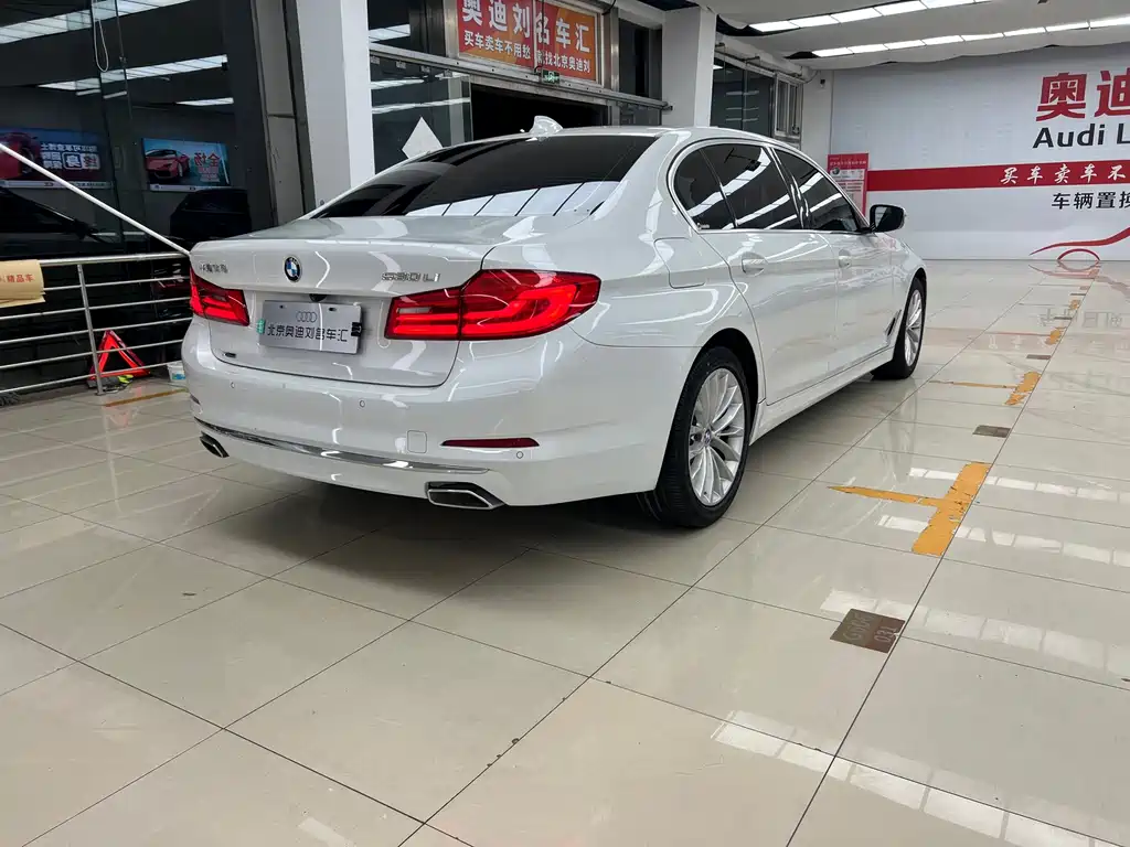BMW 5 Series — миниатюра 6