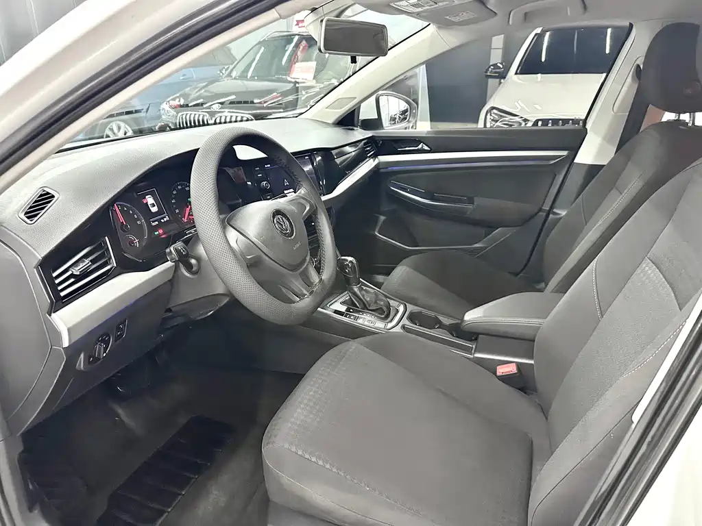 Volkswagen Bora EV — миниатюра 7