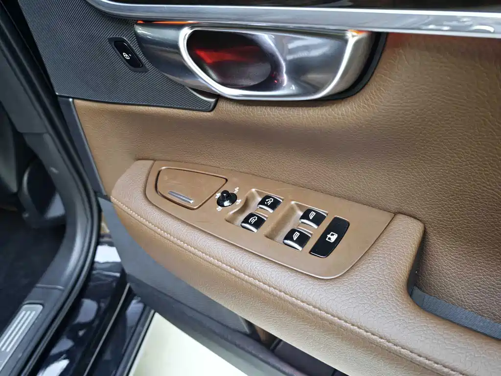 Volvo S90 — миниатюра 16
