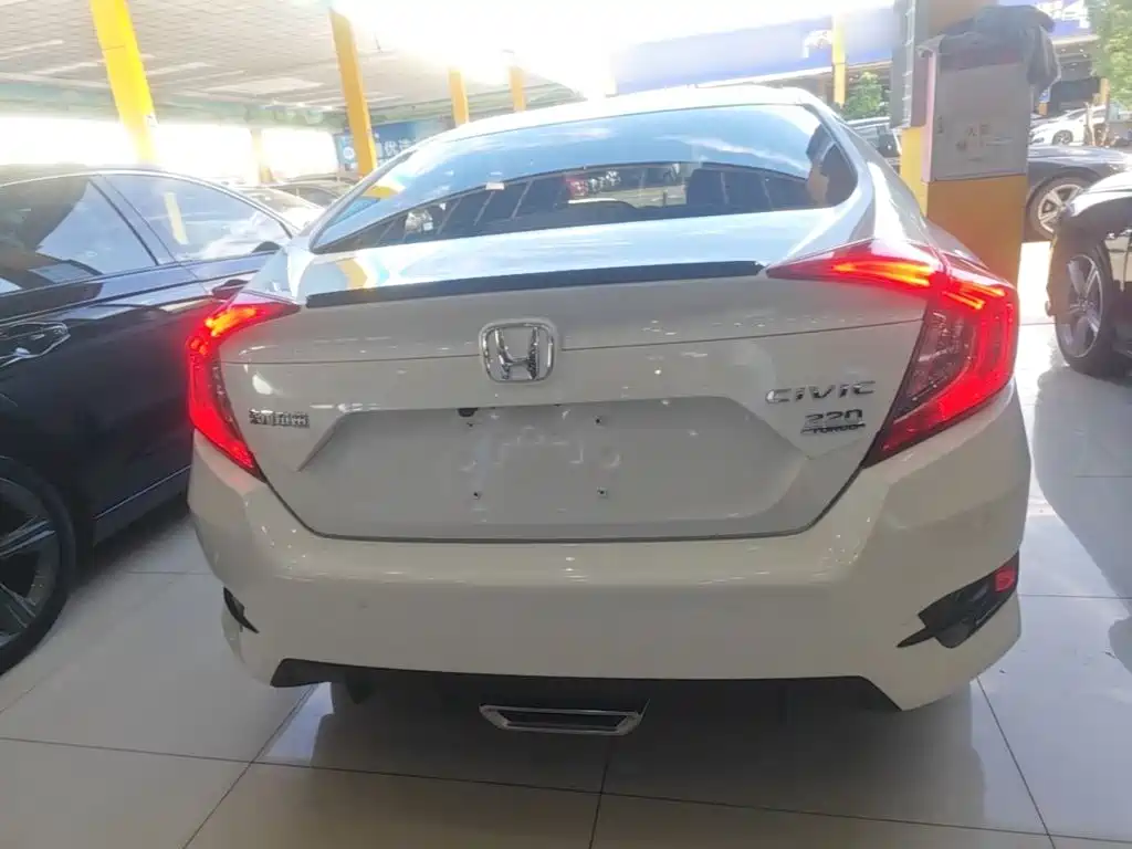 Honda Civic — миниатюра 6