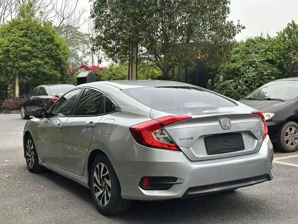 Honda Civic — миниатюра 3