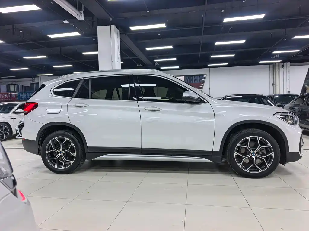 BMW X1 2022 sDrive20Li Premium