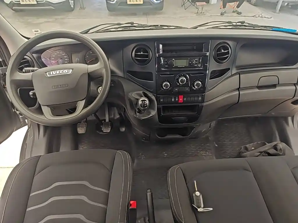 IVECO Ousheng — миниатюра 10