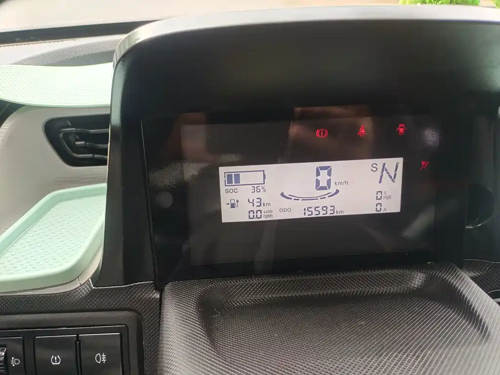 Wuling MINIEV — миниатюра 7