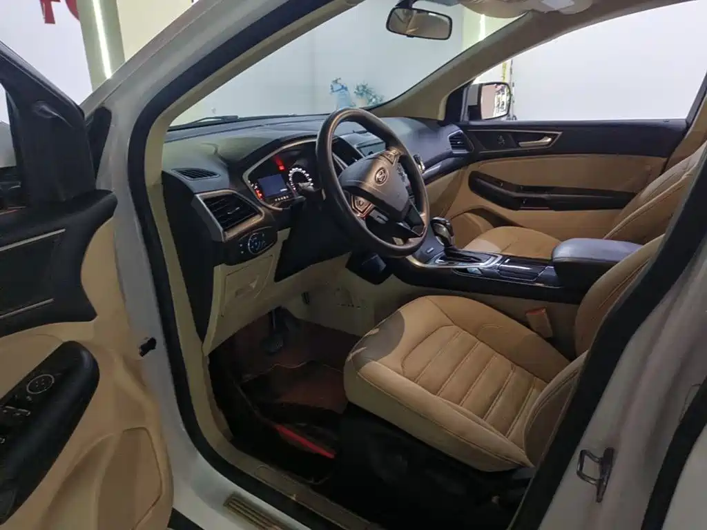 Ford Edge — миниатюра 16