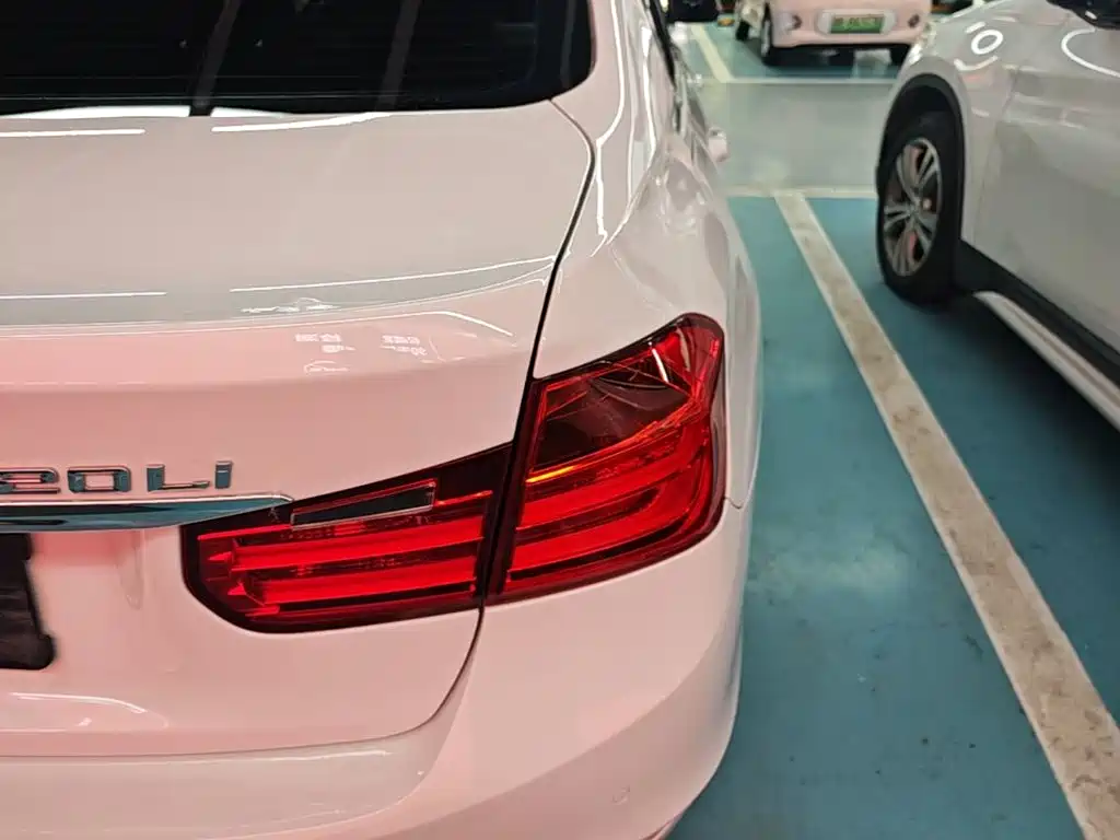 BMW 3 Series — миниатюра 8