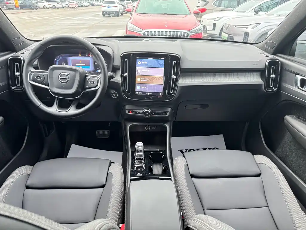 Volvo XC40 — миниатюра 7