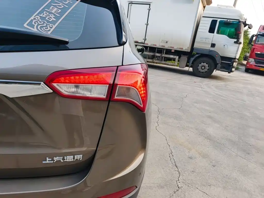 Buick Envision Plus — миниатюра 8